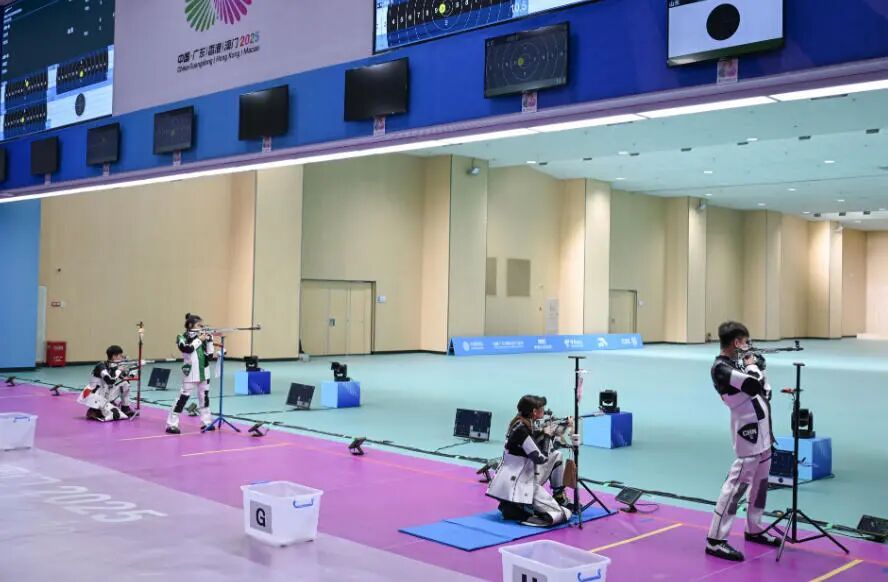 全运会射击比赛 参赛选手五次超越世界纪录