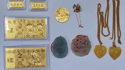 上海女子帮母亲大扫除扔掉50万黄金首饰，民警4小时找回