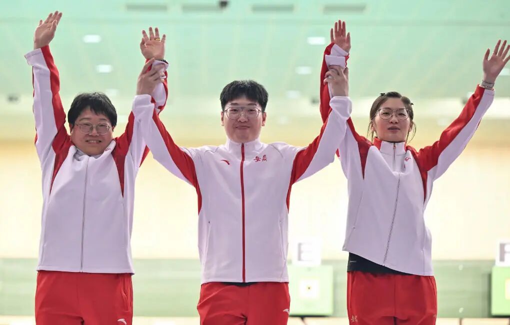 全运会射击比赛 参赛选手五次超越世界纪录
