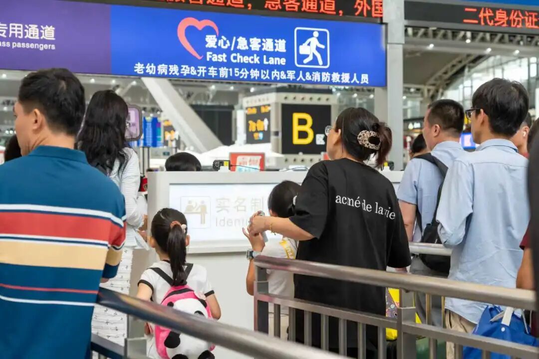 17趟列车同时检票！最忙高铁站上演“名场面”……