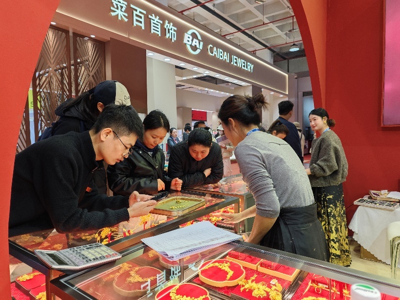 当高金价遇到年轻消费群体：金饰设计要有情感表达