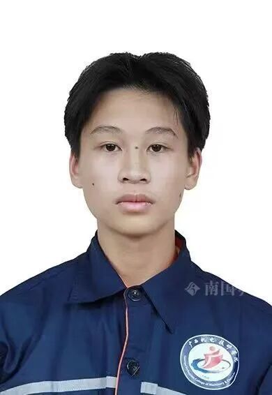 紧急寻人!柳州19岁男子失联,曾在朋友圈发了这两个字…… 紧急寻人!柳州19岁男子失联,曾在朋友圈发了这两个字……