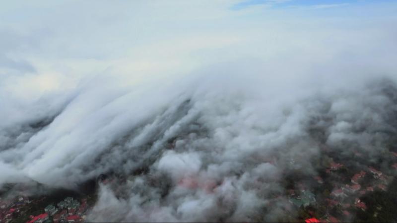 受降温影响 江西庐山现瀑布云震撼景观