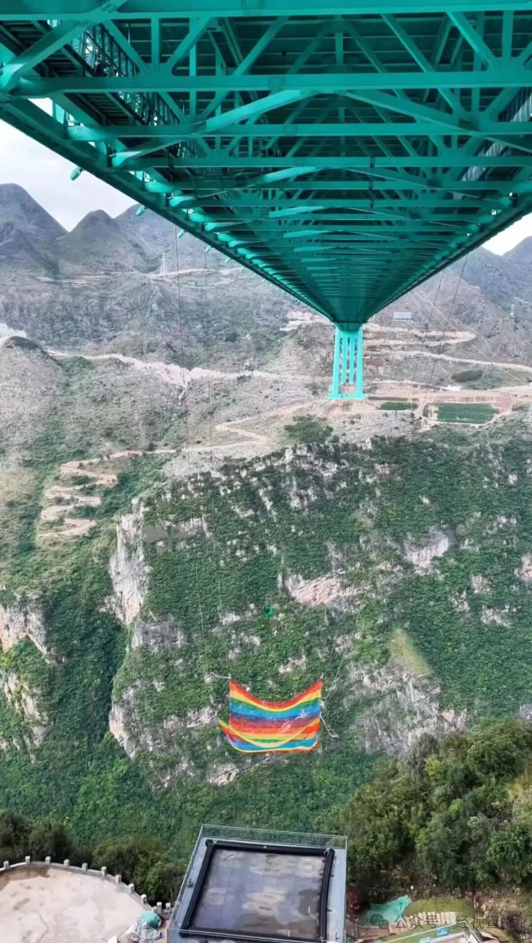 “无绳蹦极”引发热议!测试画面已经很吓人……你敢尝试吗? “无绳蹦极”引发热议!测试画面已经很吓人……你敢尝试吗?