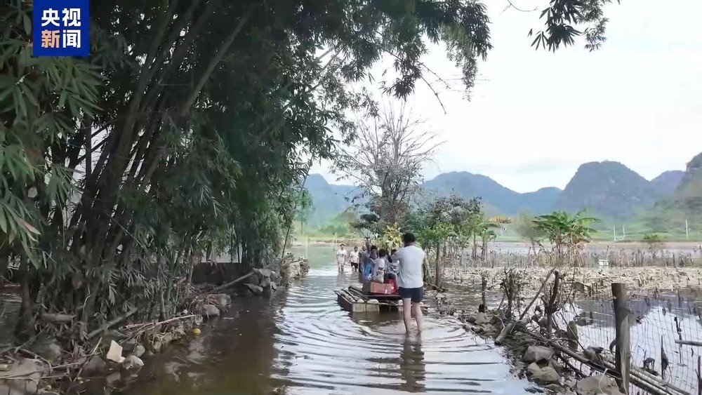 地下河倒灌 广西百色排水设备加紧作业 地下河倒灌 广西百色排水设备加紧作业