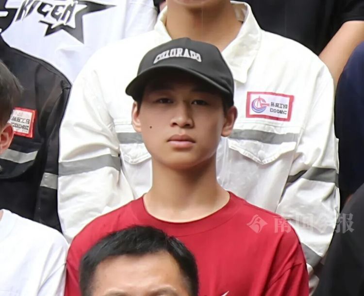 紧急寻人!柳州19岁男子失联,曾在朋友圈发了这两个字…… 紧急寻人!柳州19岁男子失联,曾在朋友圈发了这两个字……