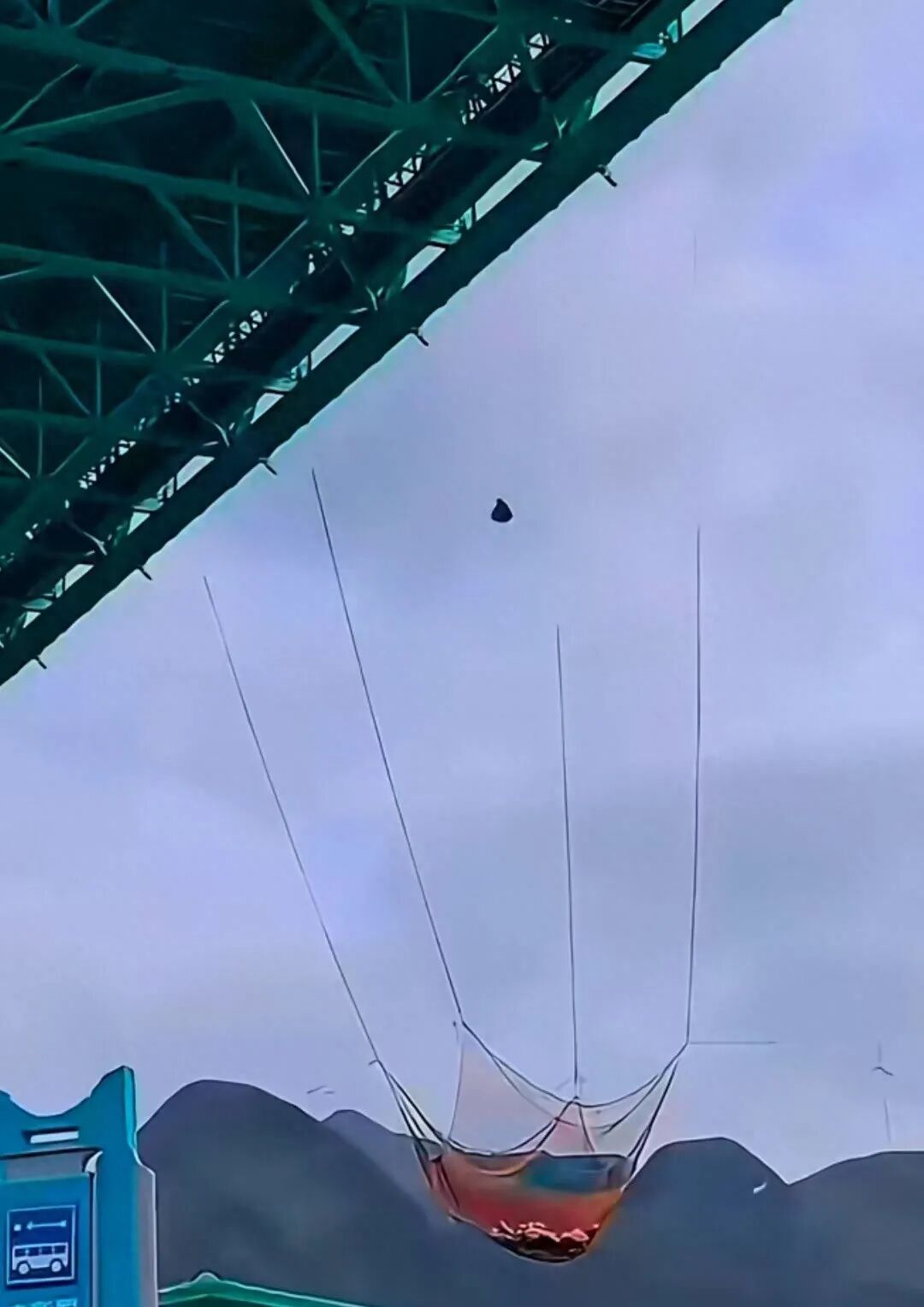 “无绳蹦极”引发热议!测试画面已经很吓人……你敢尝试吗? “无绳蹦极”引发热议!测试画面已经很吓人……你敢尝试吗?