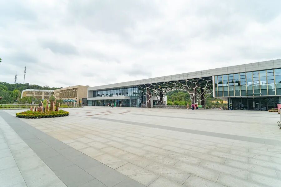 5分钟！直达红山动物园南门