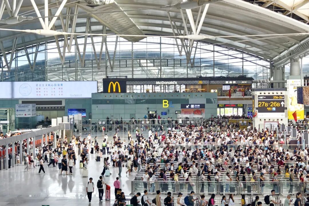 17趟列车同时检票！最忙高铁站上演“名场面”……