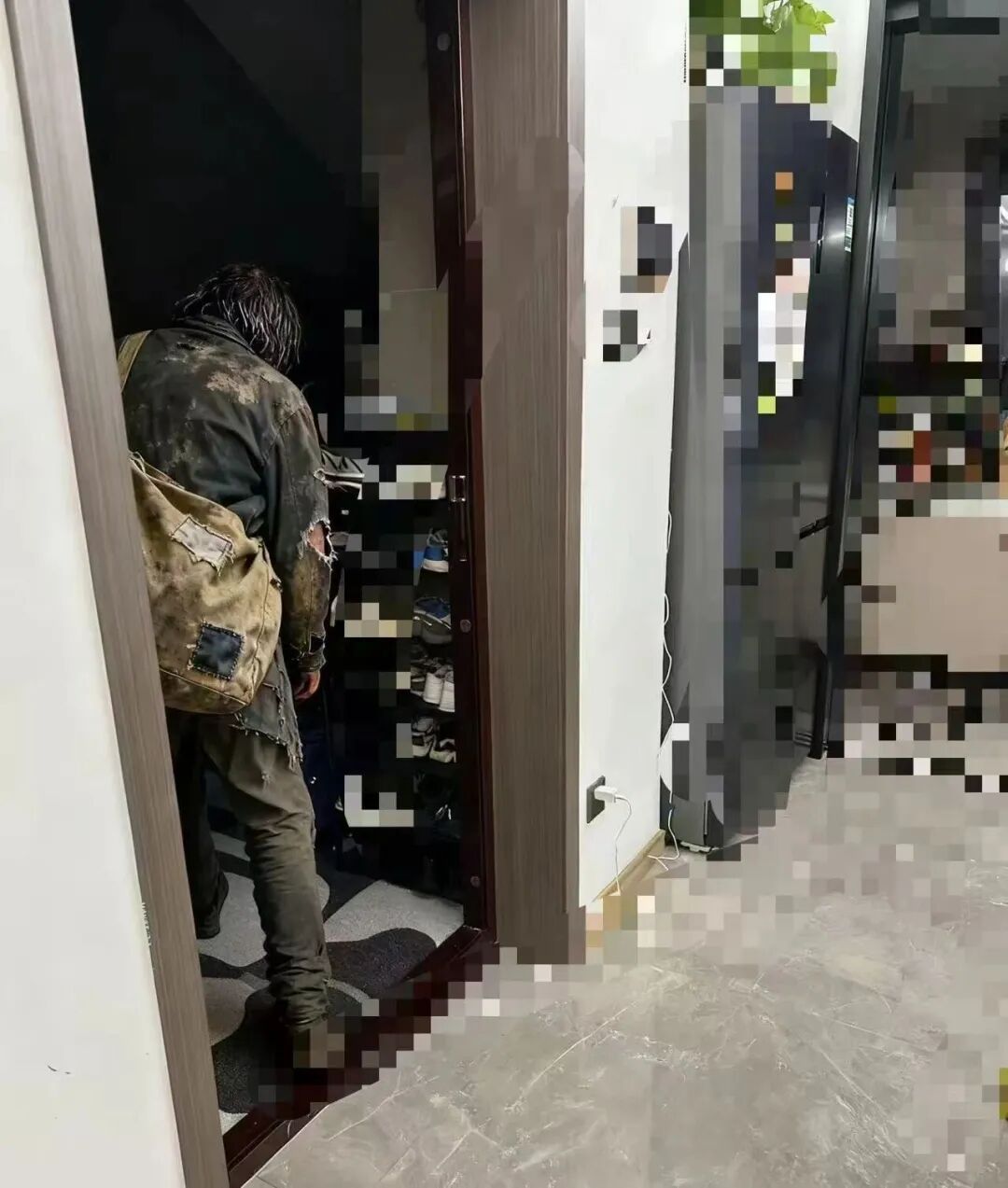 “用流浪汉骗老公”全网爆火，网友：真的不好笑！