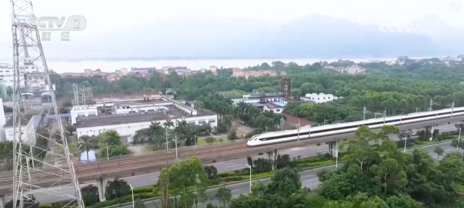 从“线”到“网”跃升!保民生促发展 粤港澳大湾区交通网越织越密 从“线”到“网”跃升!保民生促发展 粤港澳大湾区交通网越织越密