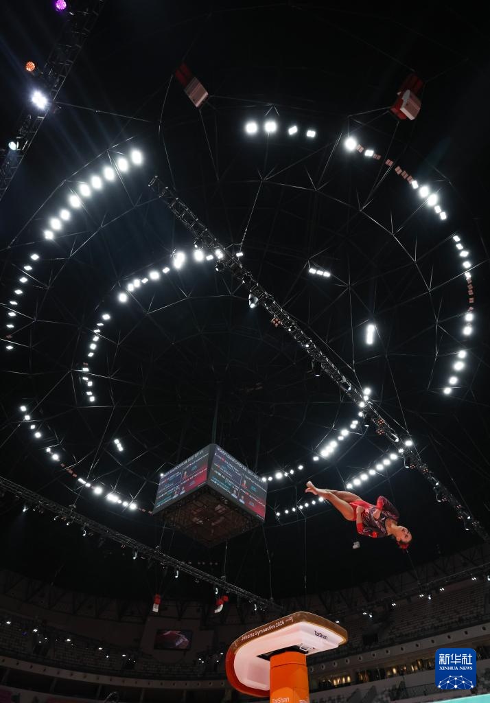 体操世锦赛:中国队亮相女子资格赛 体操世锦赛:中国队亮相女子资格赛