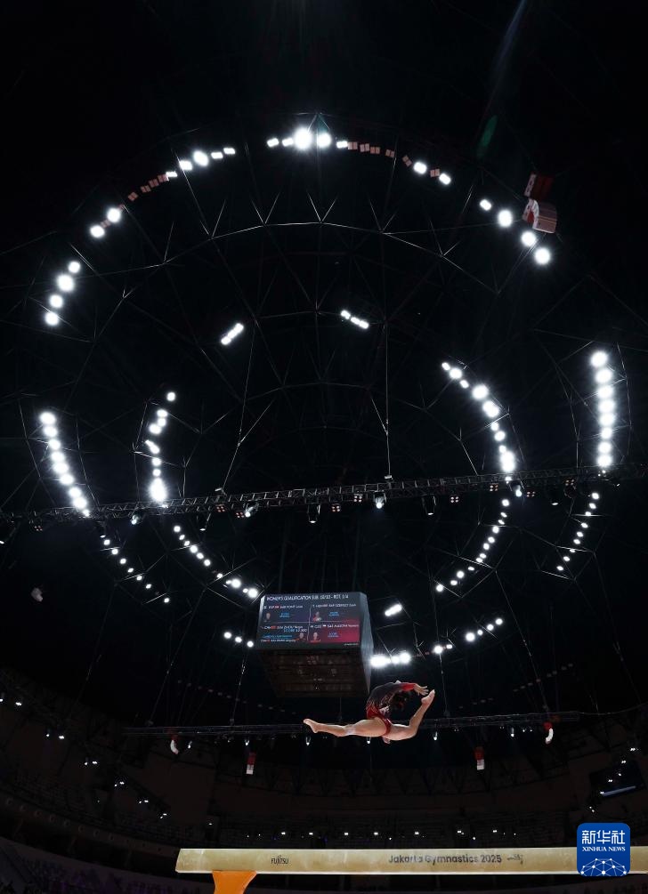 体操世锦赛:中国队亮相女子资格赛 体操世锦赛:中国队亮相女子资格赛