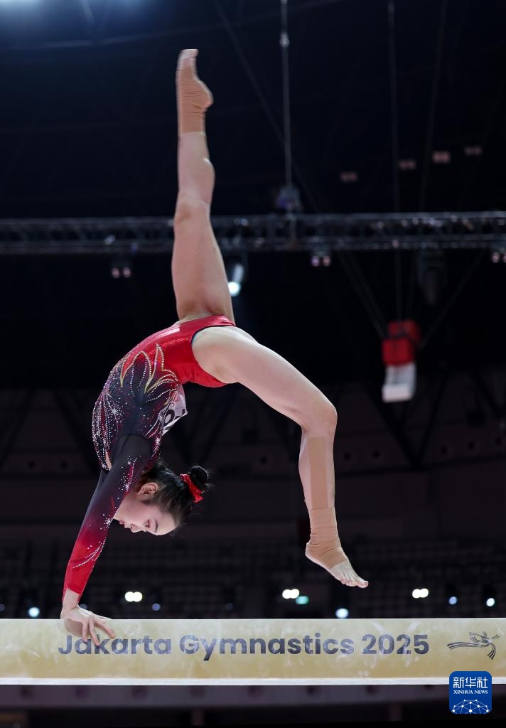 体操世锦赛:中国队亮相女子资格赛 体操世锦赛:中国队亮相女子资格赛