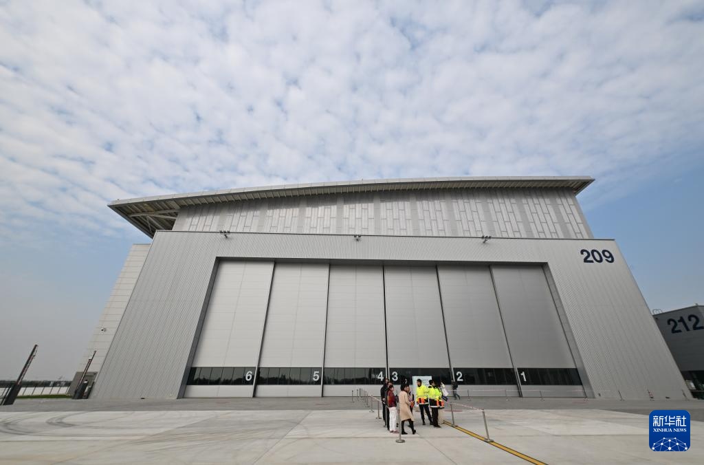 空客亚洲第二条A320系列飞机总装线在天津投产 空客亚洲第二条A320系列飞机总装线在天津投产