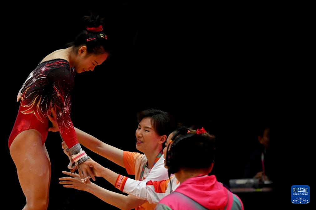 体操世锦赛:中国队亮相女子资格赛 体操世锦赛:中国队亮相女子资格赛