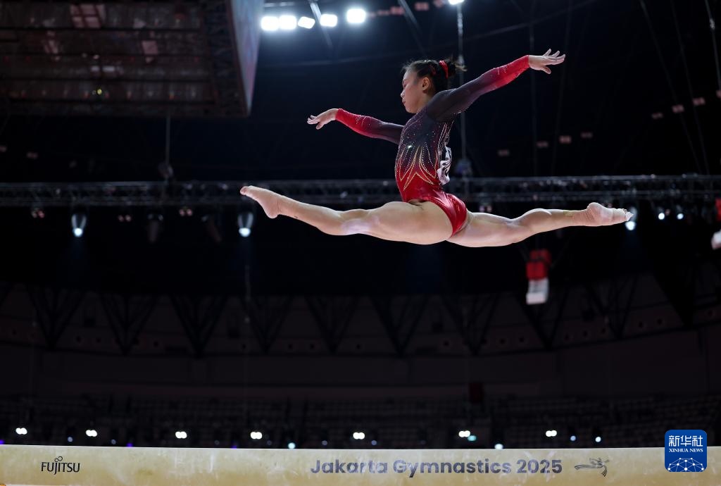 体操世锦赛:中国队亮相女子资格赛 体操世锦赛:中国队亮相女子资格赛