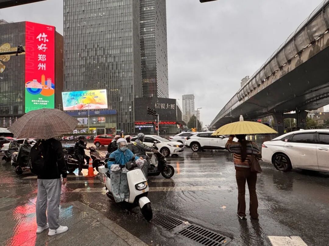 连续阴雨容易诱发抑郁？郑州抑郁门诊患者增五成，专家教你用“光”调整情绪