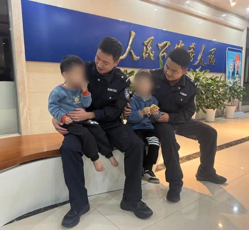 5岁“哥俩”迷路，哭到抽噎还光脚