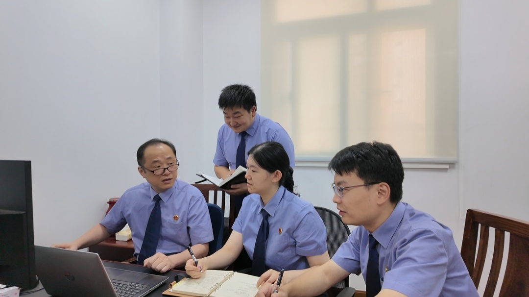 救命！阿莫西林拖地？藿香正气水擦脸？跟风网红“小妙招”，一女子差点毁容