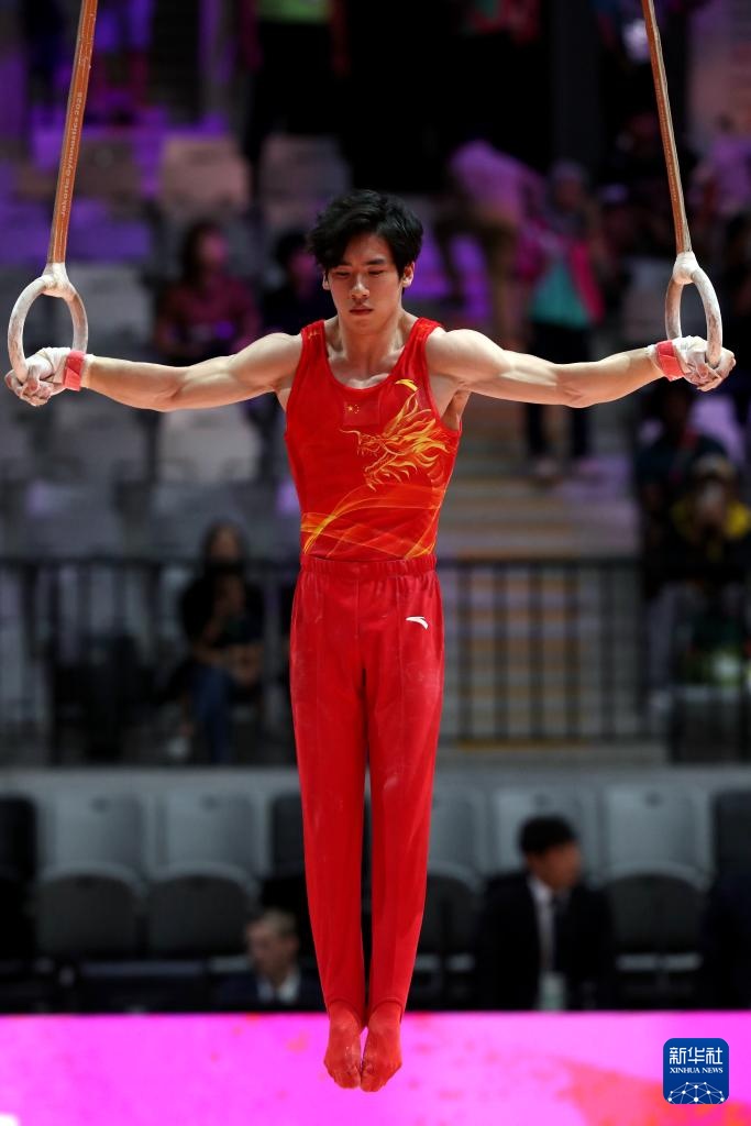 体操世锦赛:张博恒获得男子个人全能亚军 体操世锦赛:张博恒获得男子个人全能亚军