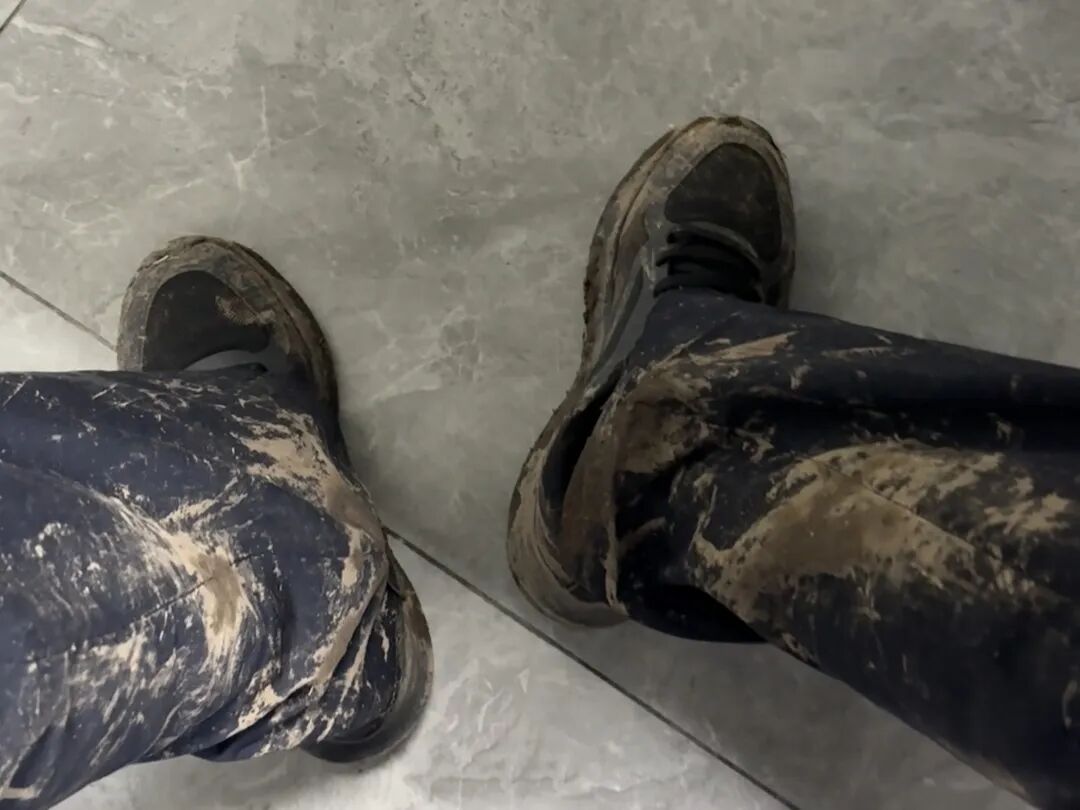 “再找不着人，就需要人来救我们了！” 00后女警的朋友圈让人心疼