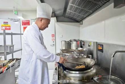 上新啦!国铁成都局推出17元高铁盒饭 上新啦!国铁成都局推出17元高铁盒饭