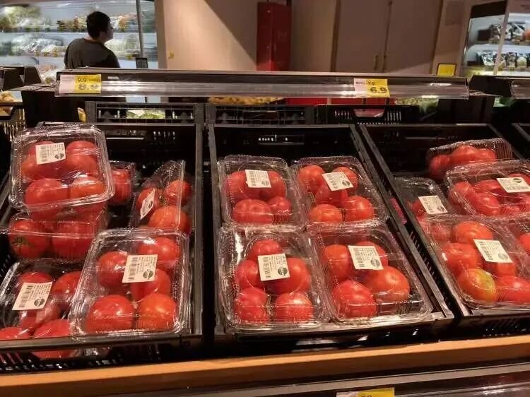 上海阿姨直呼“比菜场便宜”!知名折扣店竟然开始卖生鲜了,价格低到惊人,新鲜吗? 上海阿姨直呼“比菜场便宜”!知名折扣店竟然开始卖生鲜了,价格低到惊人,新鲜吗?