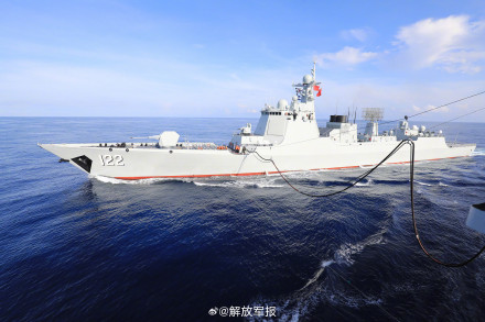 海军第48批护航编队首次进行海上补给 海军第48批护航编队首次进行海上补给