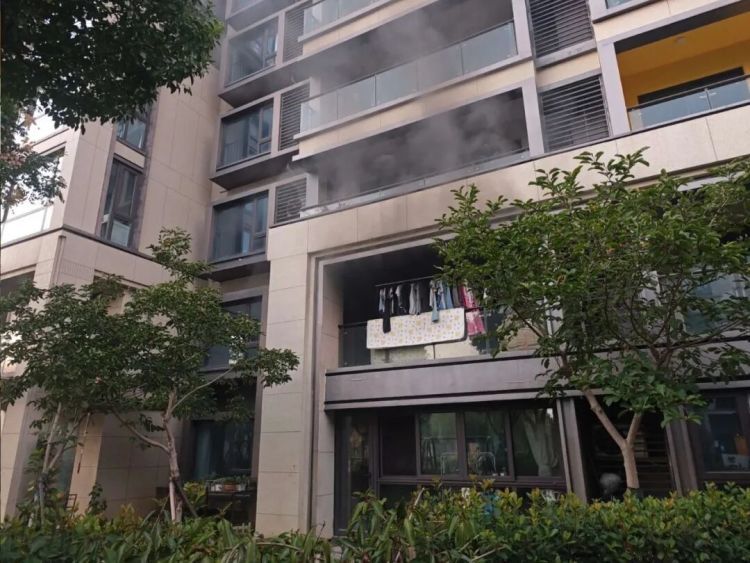 入秋了,它却悄然“发威”!一场住宅火灾背后的神秘“元凶” 入秋了,它却悄然“发威”!一场住宅火灾背后的神秘“元凶”
