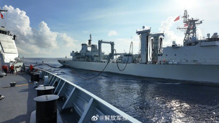 海军第48批护航编队首次进行海上补给 海军第48批护航编队首次进行海上补给
