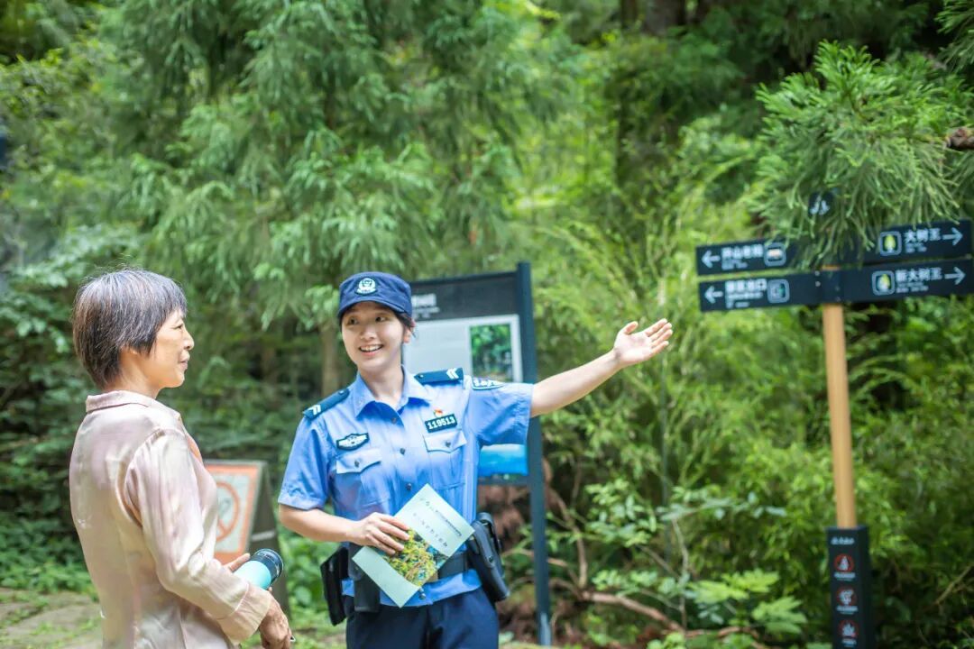 “再找不着人，就需要人来救我们了！” 00后女警的朋友圈让人心疼