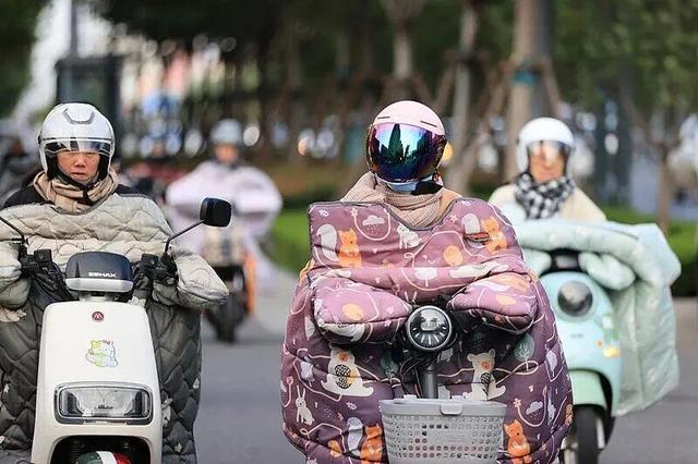 今年冬天是冷冬吗?国家气候中心回应→ 今年冬天是冷冬吗?国家气候中心回应→