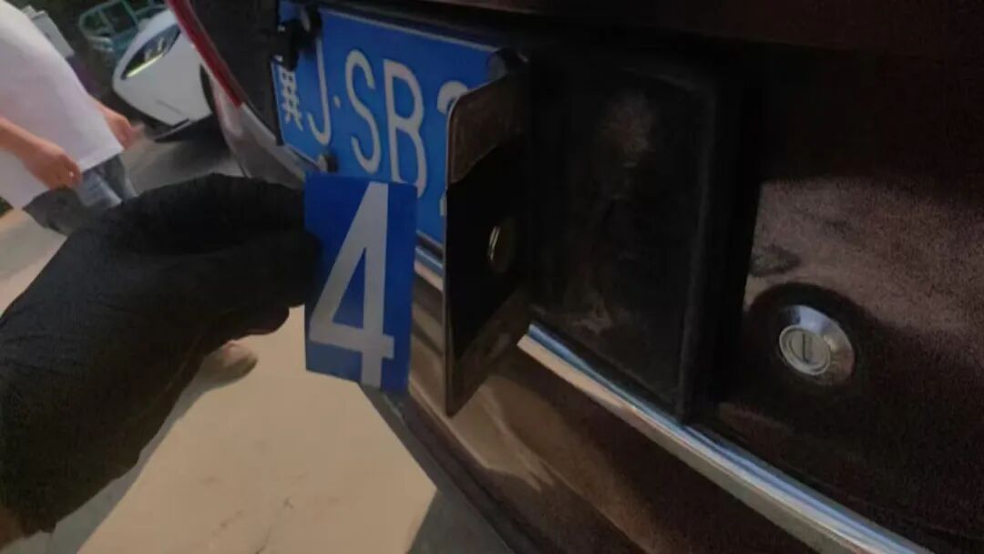 老板指使下属这样干活,北京警方:刑拘! 老板指使下属这样干活,北京警方:刑拘!