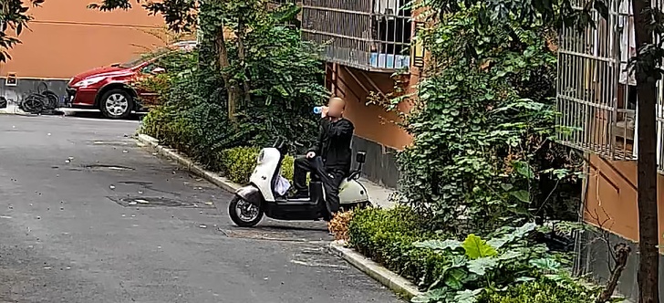 以为演得很像？“淡定”套路民警一眼看穿