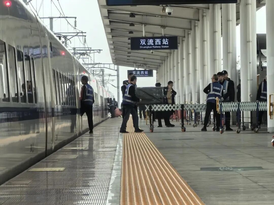 客运站变货运站？站长也“转型”！