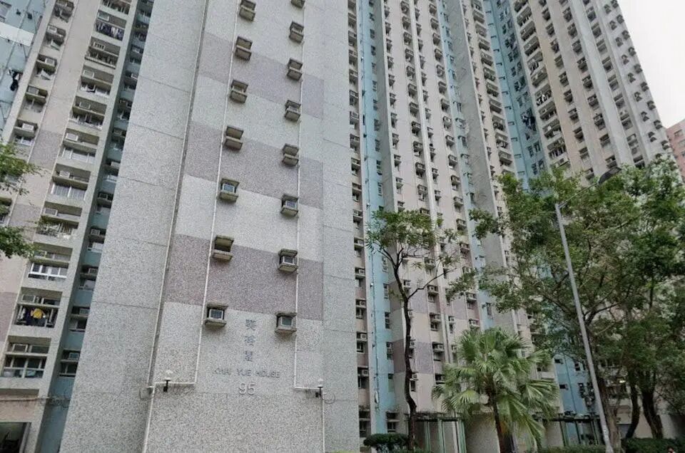 香港26岁男大学生在家看色情片,颈部缠绕蓝布窒息死亡 香港26岁男大学生在家看色情片,颈部缠绕蓝布窒息死亡