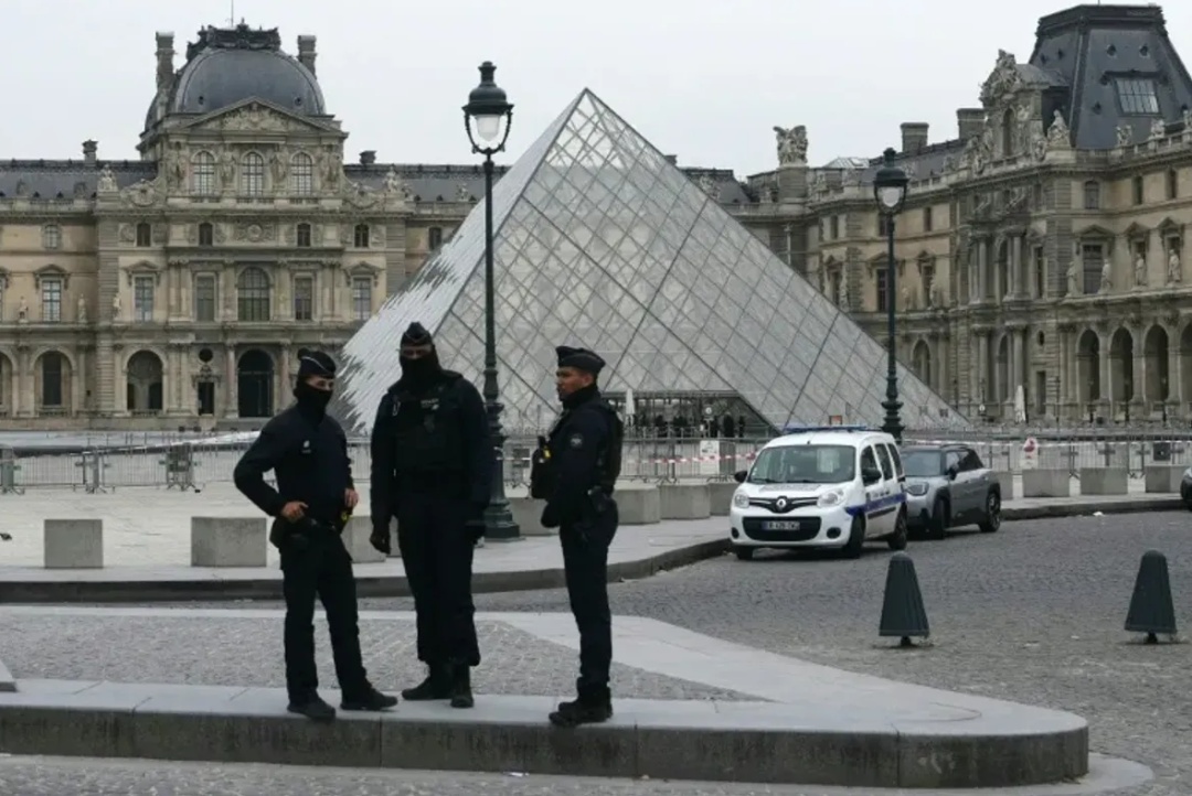 卢浮宫抢劫案两名涉案嫌疑人已被捕 卢浮宫抢劫案两名涉案嫌疑人已被捕