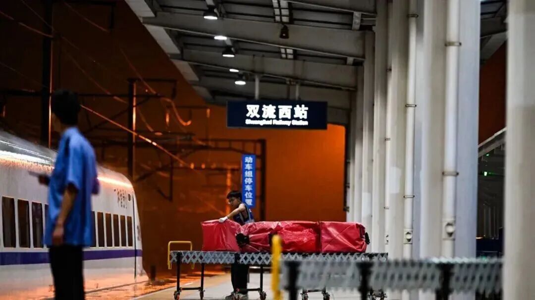 客运站变货运站？站长也“转型”！