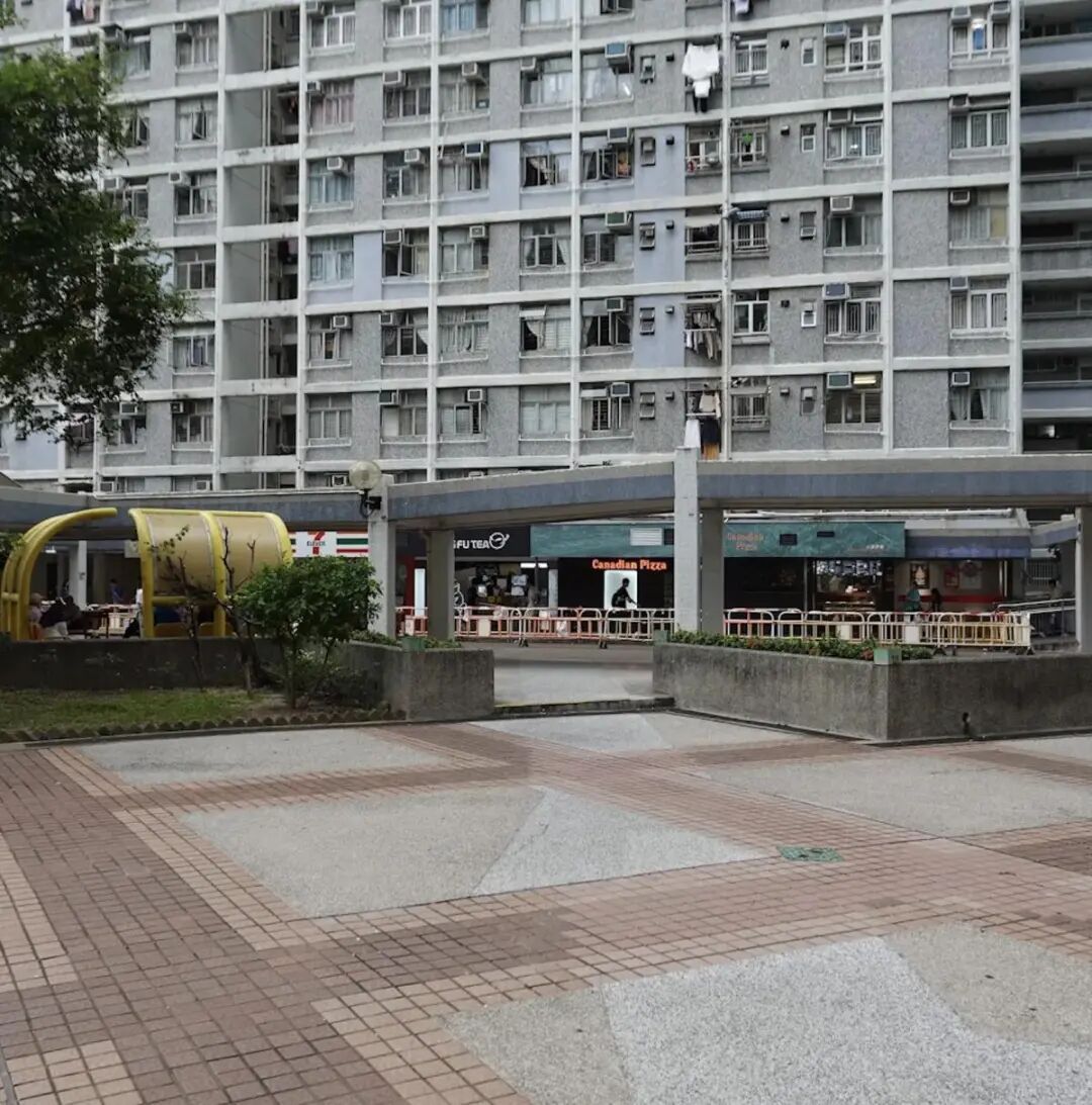 香港26岁男大学生在家看色情片,颈部缠绕蓝布窒息死亡 香港26岁男大学生在家看色情片,颈部缠绕蓝布窒息死亡