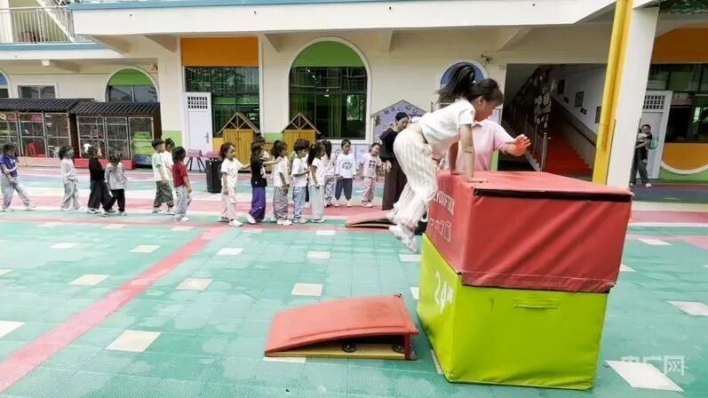 河南一幼儿园因“硬核”体能课走红：操场秒变“练兵场”，每天体能训练1小时