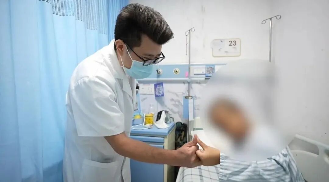 6岁女童与哥哥争吵时突发脑梗!检查结果令人意外,诱因是... 6岁女童与哥哥争吵时突发脑梗!检查结果令人意外,诱因是...