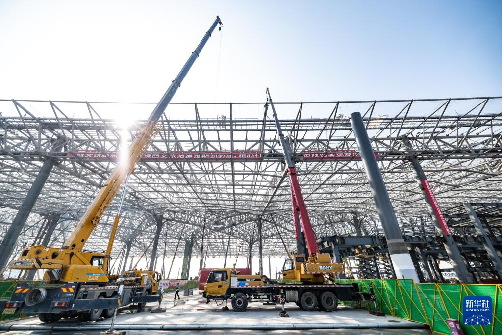 特大型铁路综合交通枢纽西安东站站房主体结构完工 特大型铁路综合交通枢纽西安东站站房主体结构完工