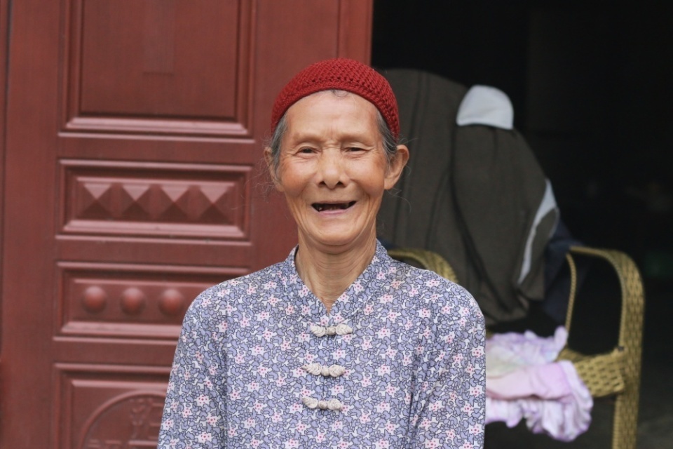 实探广西长寿村：七八十岁老人参与劳作是常态，五六十岁便买好棺材