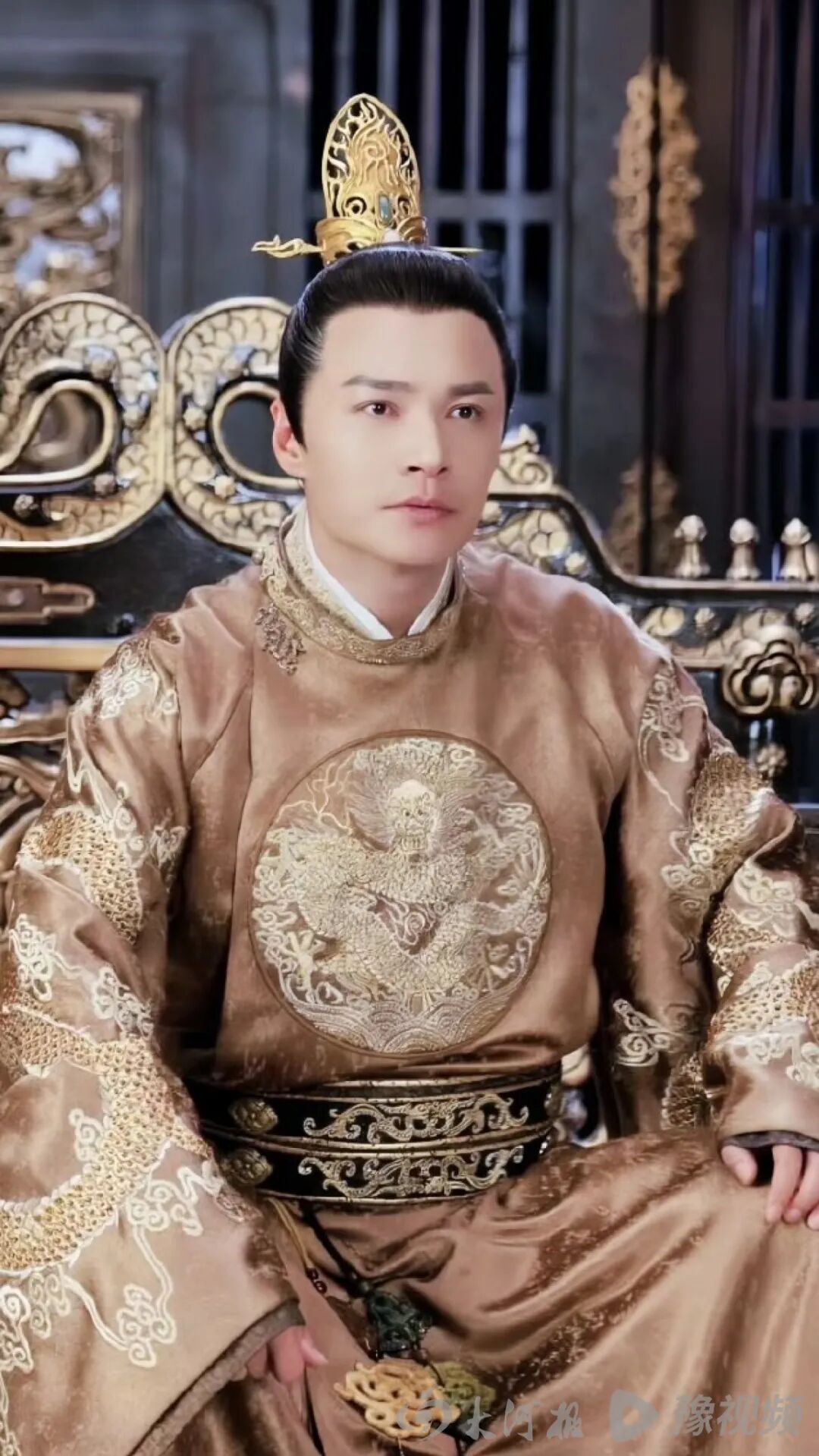 演员郑国霖景区打工两月成“顶流NPC”:这份工作可以改善生活,更好地孝敬父母 演员郑国霖景区打工两月成“顶流NPC”:这份工作可以改善生活,更好地孝敬父母