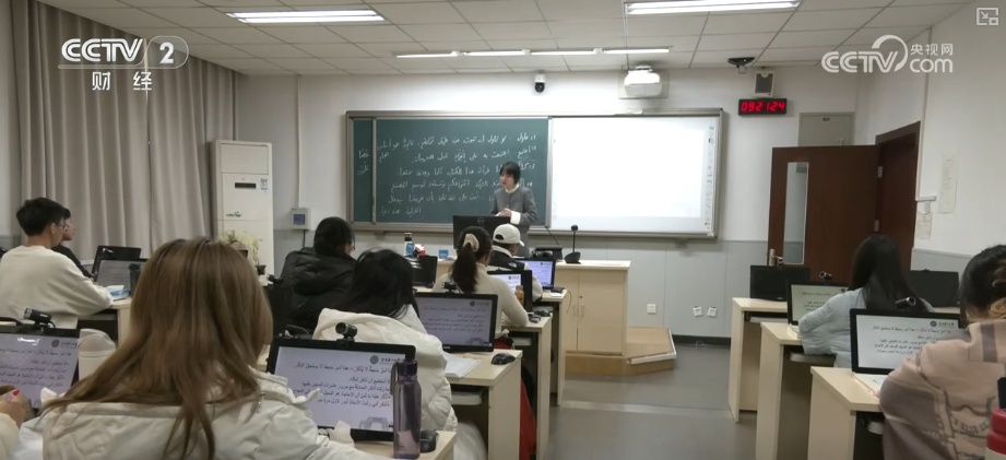 产学研融合高校科研“接地气” 打破学科壁垒为毕业生开拓全新职业蓝海