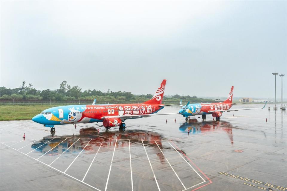 “雪王”要上天了!两架蜜雪冰城主题彩绘飞机即将首飞,乘客将收获纪念礼包 “雪王”要上天了!两架蜜雪冰城主题彩绘飞机即将首飞,乘客将收获纪念礼包