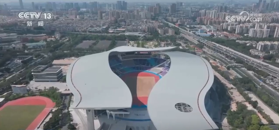 十五运会火炬传递科技感十足 无人驾驶+低空经济“牵手”体育盛会 十五运会火炬传递科技感十足 无人驾驶+低空经济“牵手”体育盛会