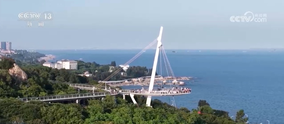 各地迎来秋日“限定版”美景 “文旅+”新场景新业态激发“赏秋经济”活力 各地迎来秋日“限定版”美景 “文旅+”新场景新业态激发“赏秋经济”活力