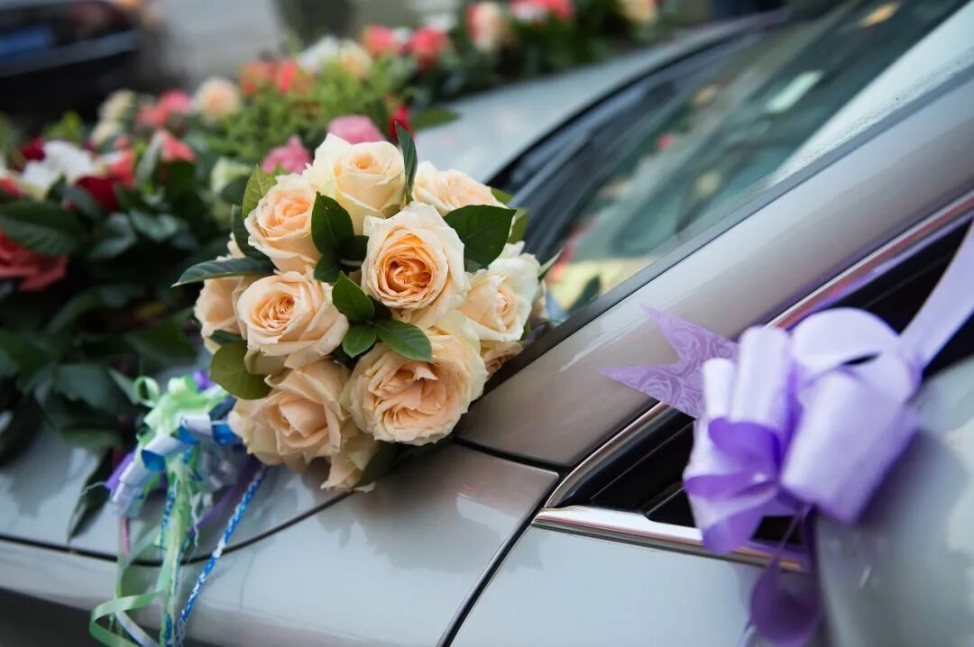 趁“喜”打劫?拦婚车、要红包,行为不当涉嫌违法!律师解读 趁“喜”打劫?拦婚车、要红包,行为不当涉嫌违法!律师解读